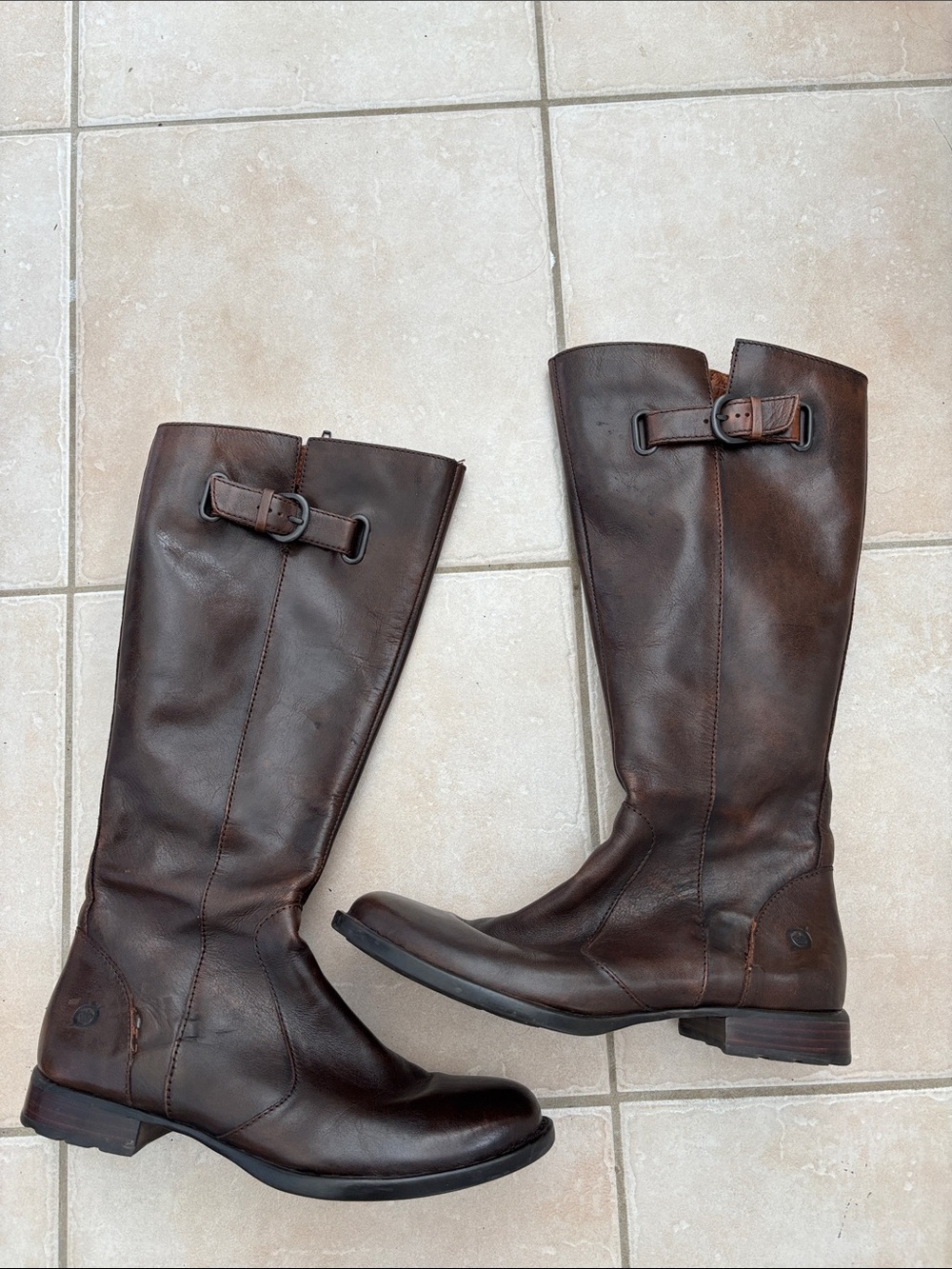 BORN Women’s Brown leather Boot - Classic riding Style
